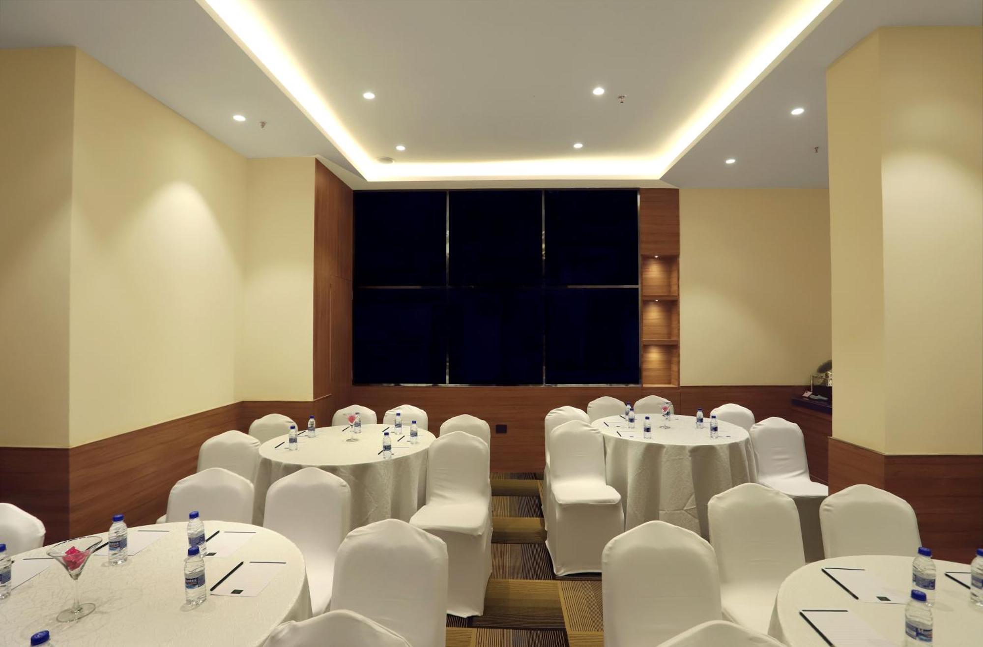 Aralia - A Business Hotel, Midc Andheri East مومباي المظهر الخارجي الصورة